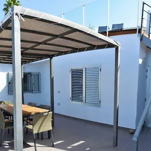 https://casa-la-vista.in-canary-islands.com